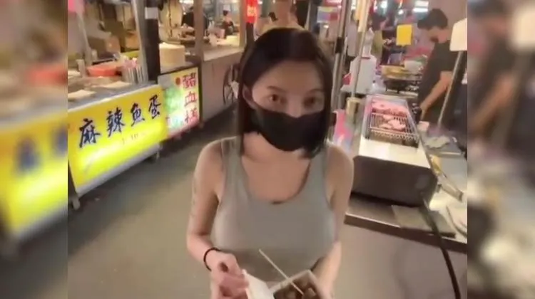 小马出门郊游第2集 南方夜市的美食