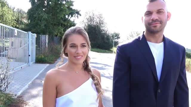 『中字-绿帽』大街上搭讪夫妻做激怒游戏 把老公激怒就有奖金，老婆都被操高潮了居然发现是个绿帽奴